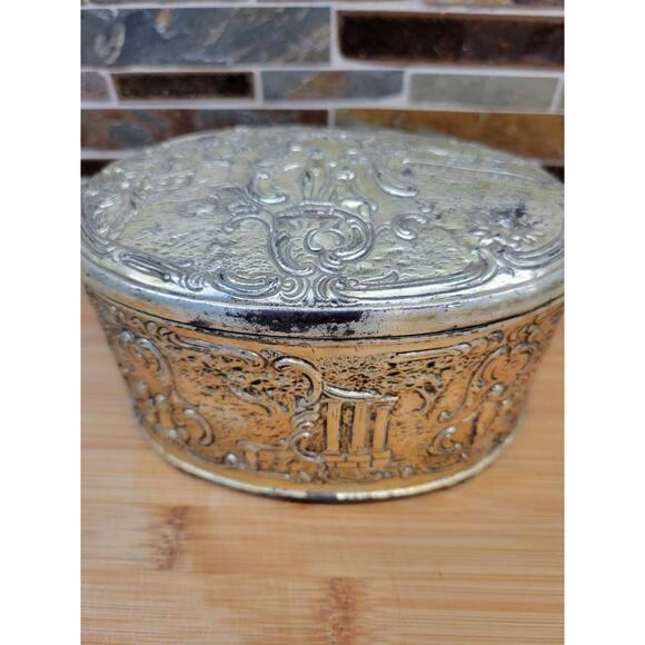 Vintage Jewelry Box Ornate Oval Lined Silver Toned - Picture 3 of 8